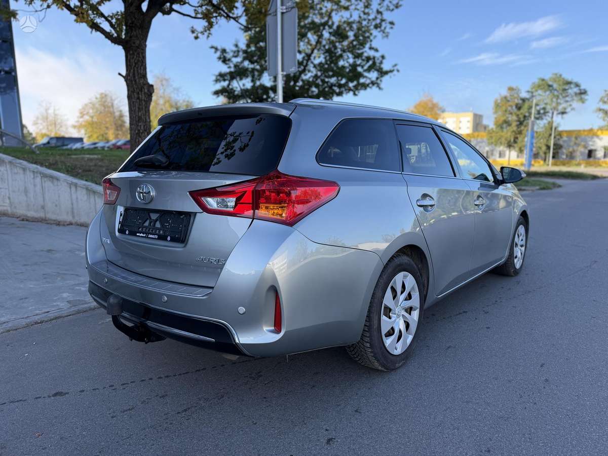 Toyota Auris, 2.0 l., Универсал