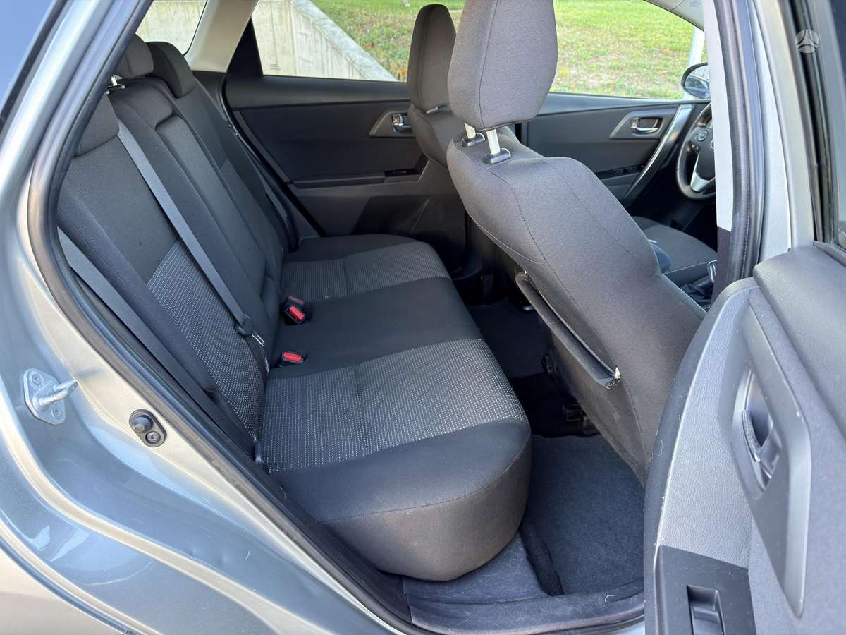 Toyota Auris, 2.0 l., Универсал
