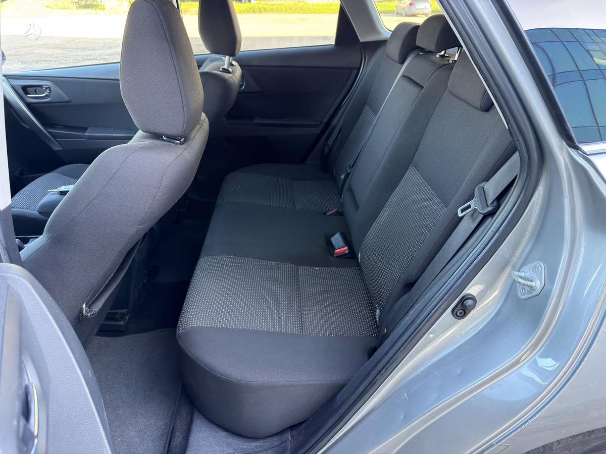 Toyota Auris, 2.0 l., Универсал