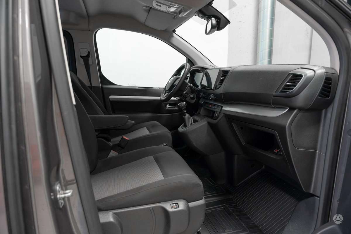 Toyota Proace, 2.0 l., Минивэн