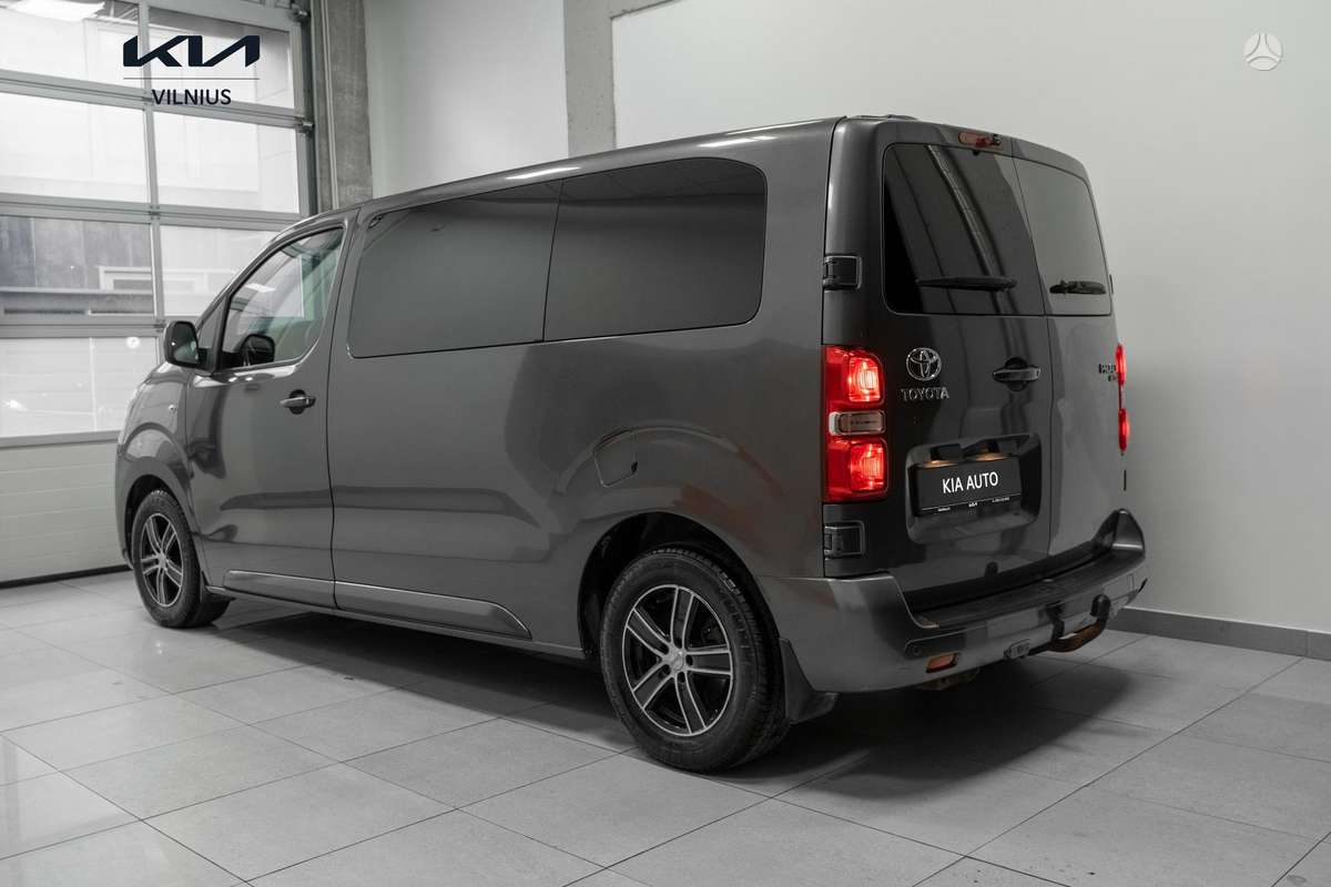 Toyota Proace, 2.0 l., Минивэн