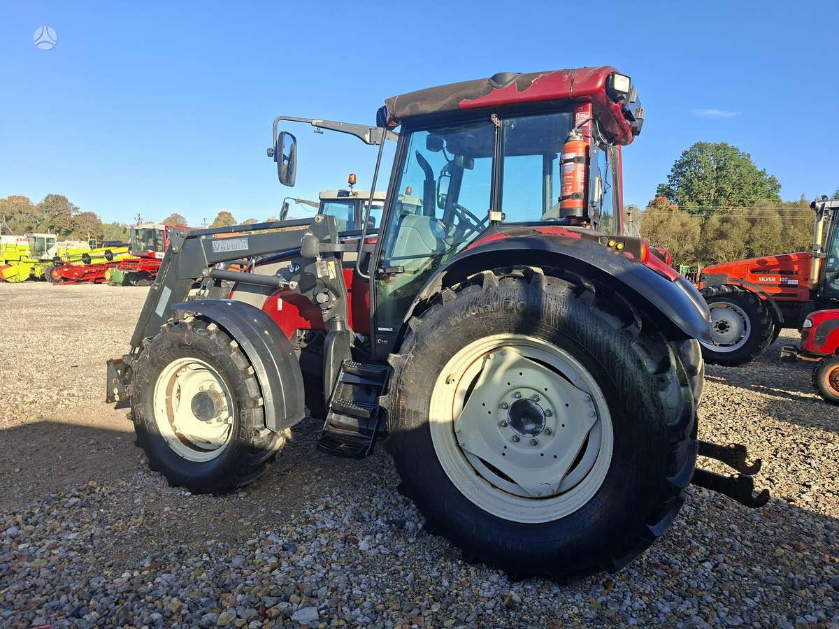 Valtra C110, traktori
