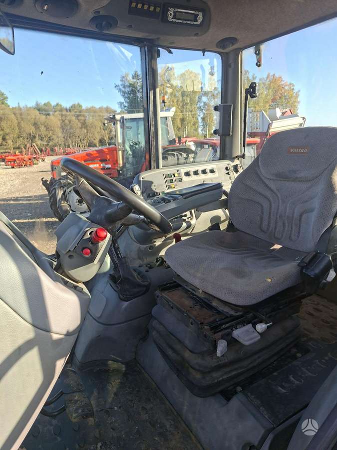Valtra C110, tractors