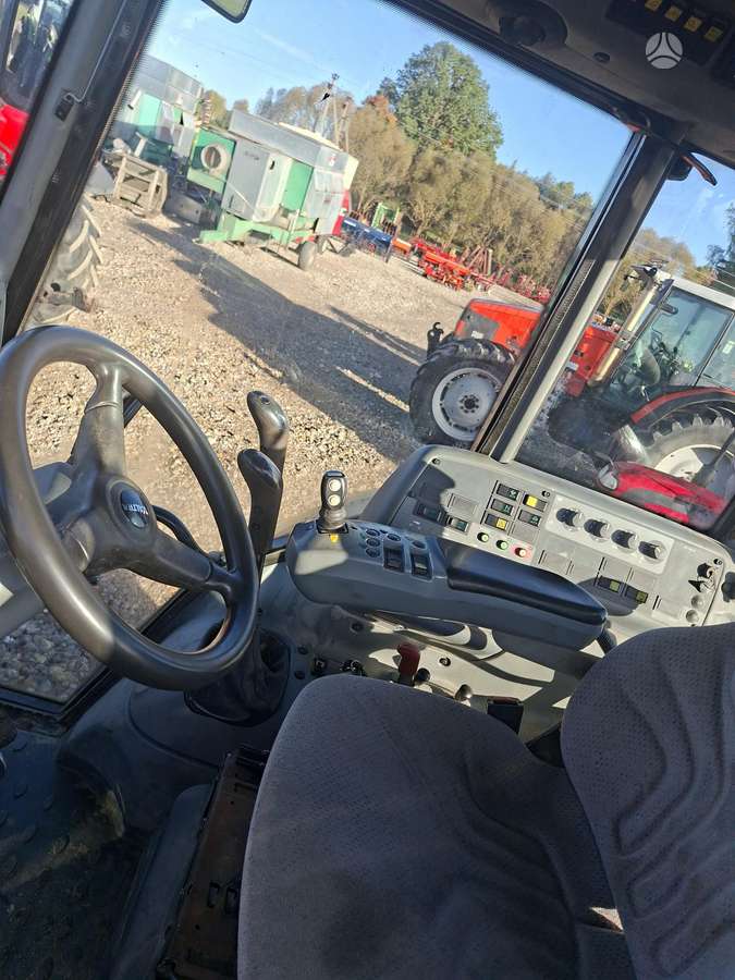 Valtra C110, tractors