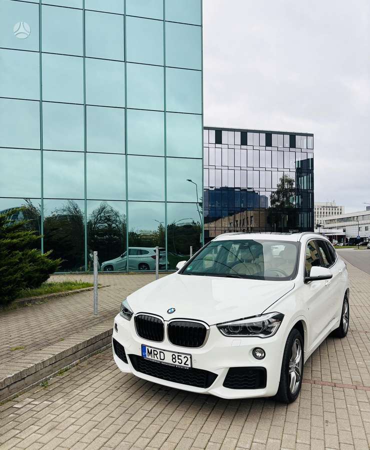 BMW X1, 2.0 l., Внедорожник / Кроссовер