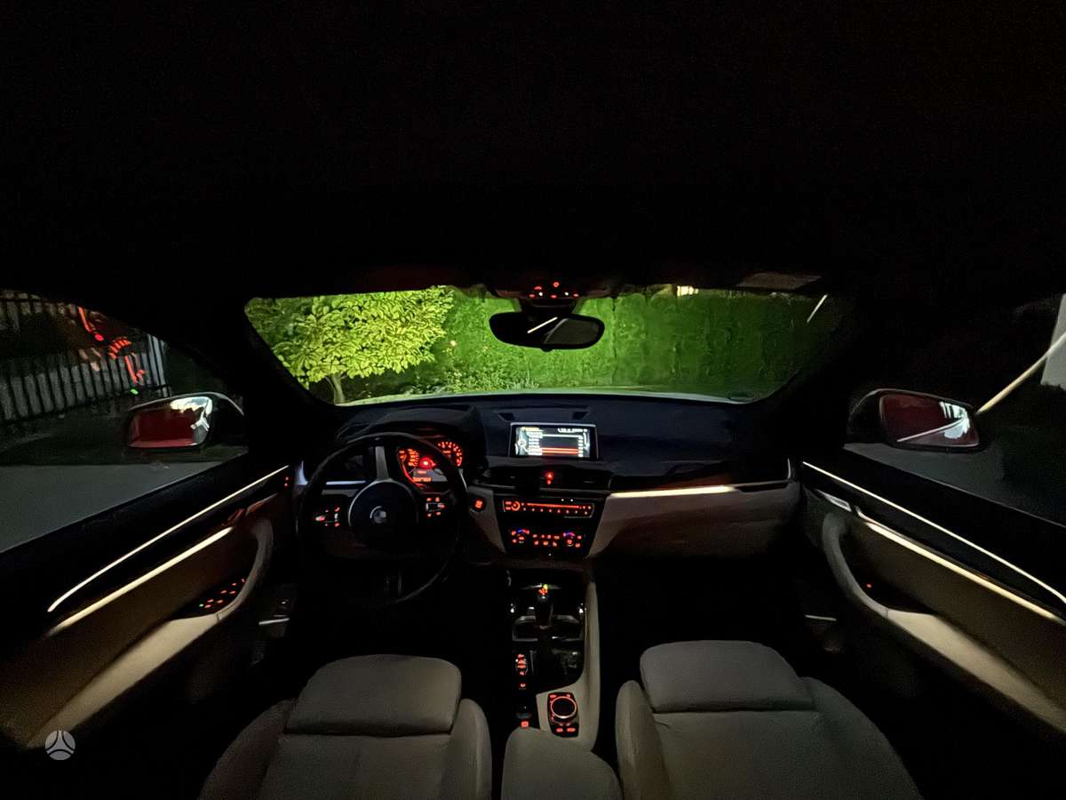 BMW X1, 2.0 l., Внедорожник / Кроссовер