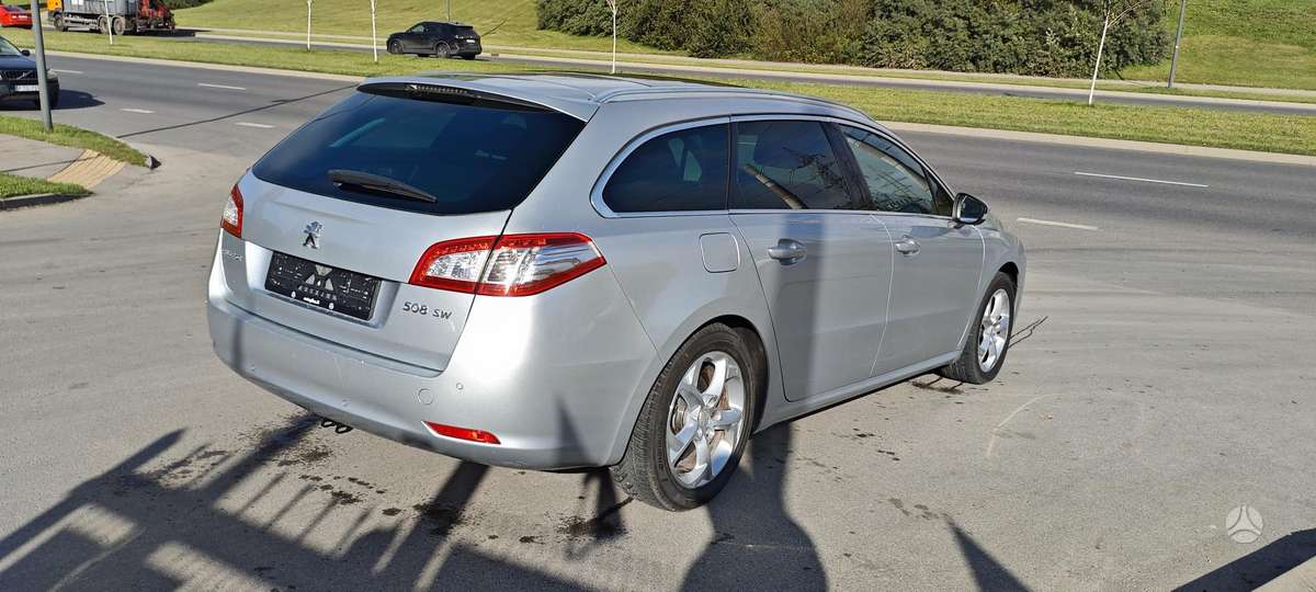 Peugeot 508 2012 — engine 1560 cm³, 111 HP (82kW)