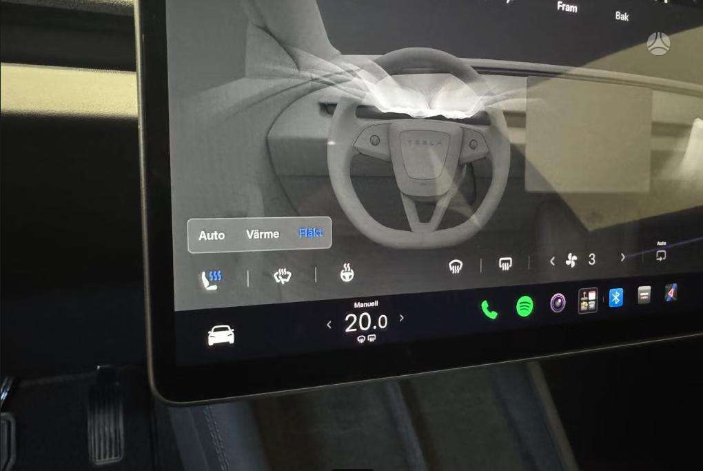 Tesla Model 3, Седан