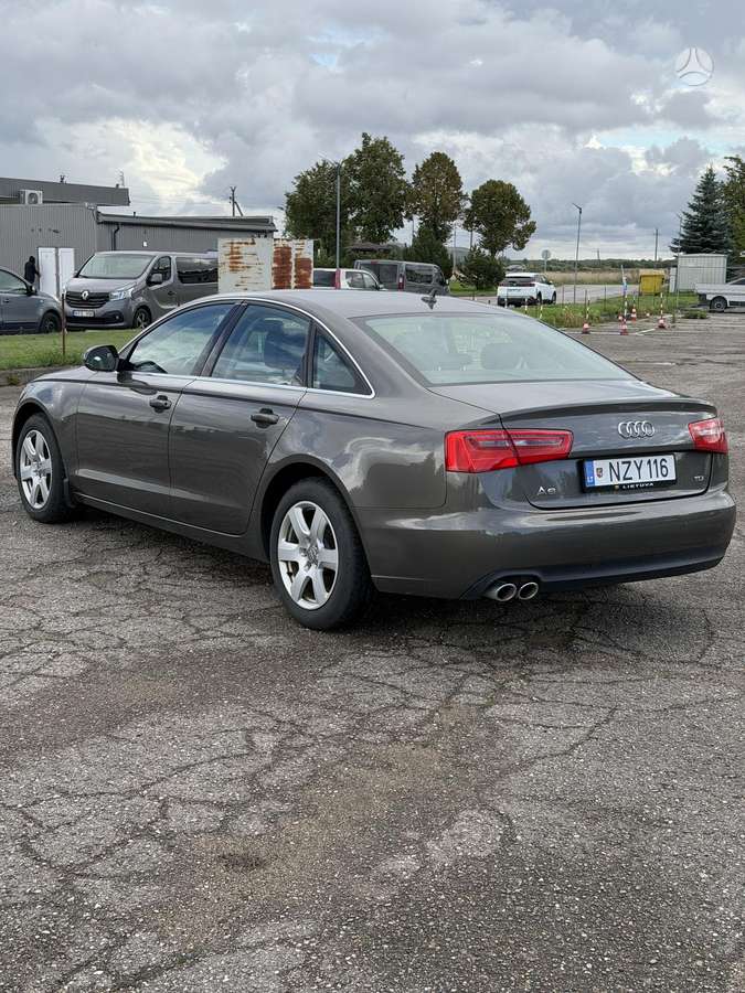 Audi A6, 2.0 l., saloon / sedan