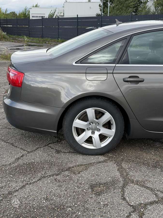 Audi A6, 2.0 l., Седан