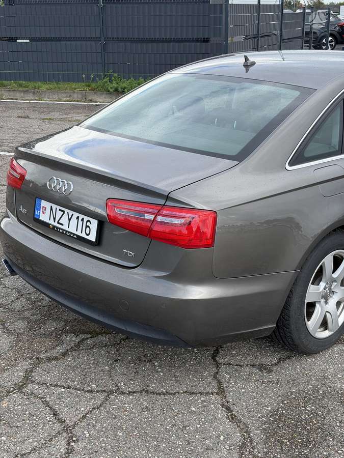 Audi A6, 2.0 l., Седан
