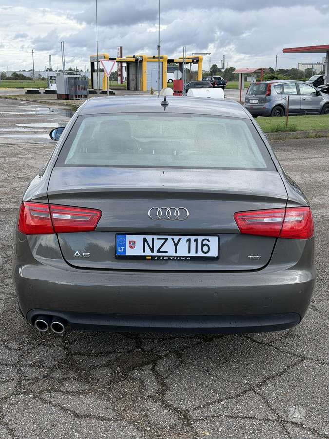 Audi A6, 2.0 l., Седан