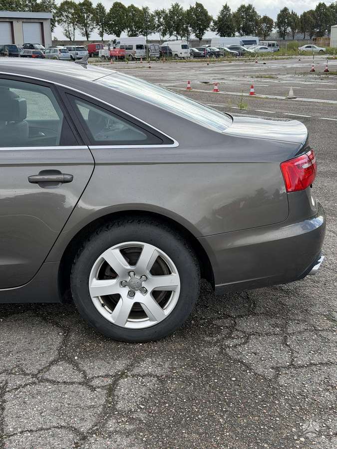 Audi A6, 2.0 l., Седан