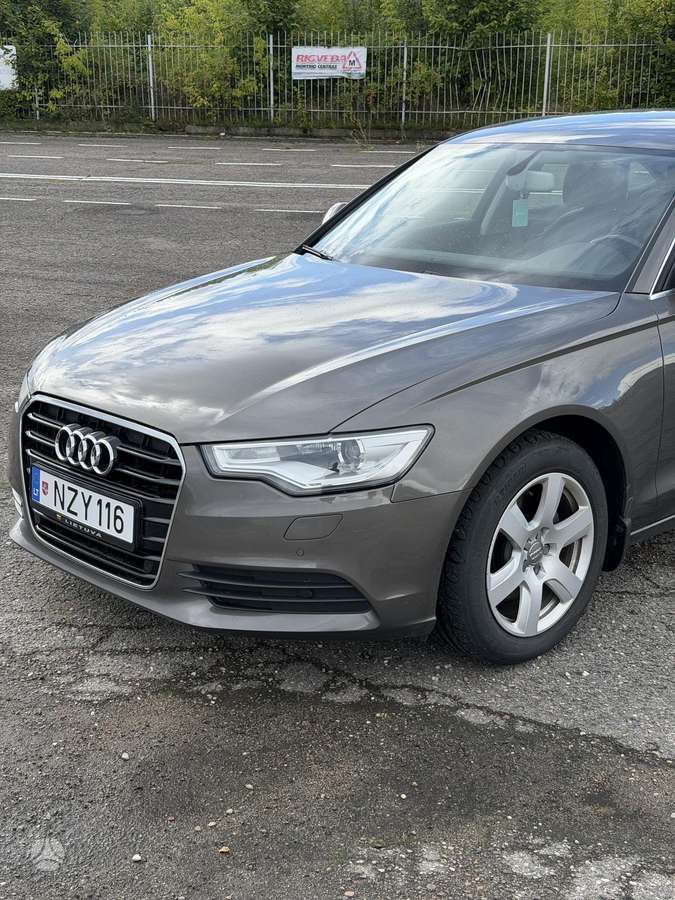 Audi A6, 2.0 l., Седан
