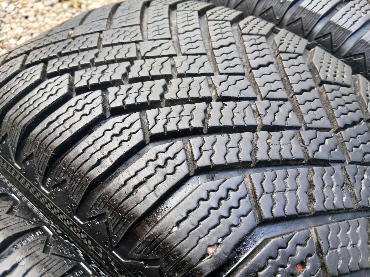 Continental, всесезонные 215/60 R17