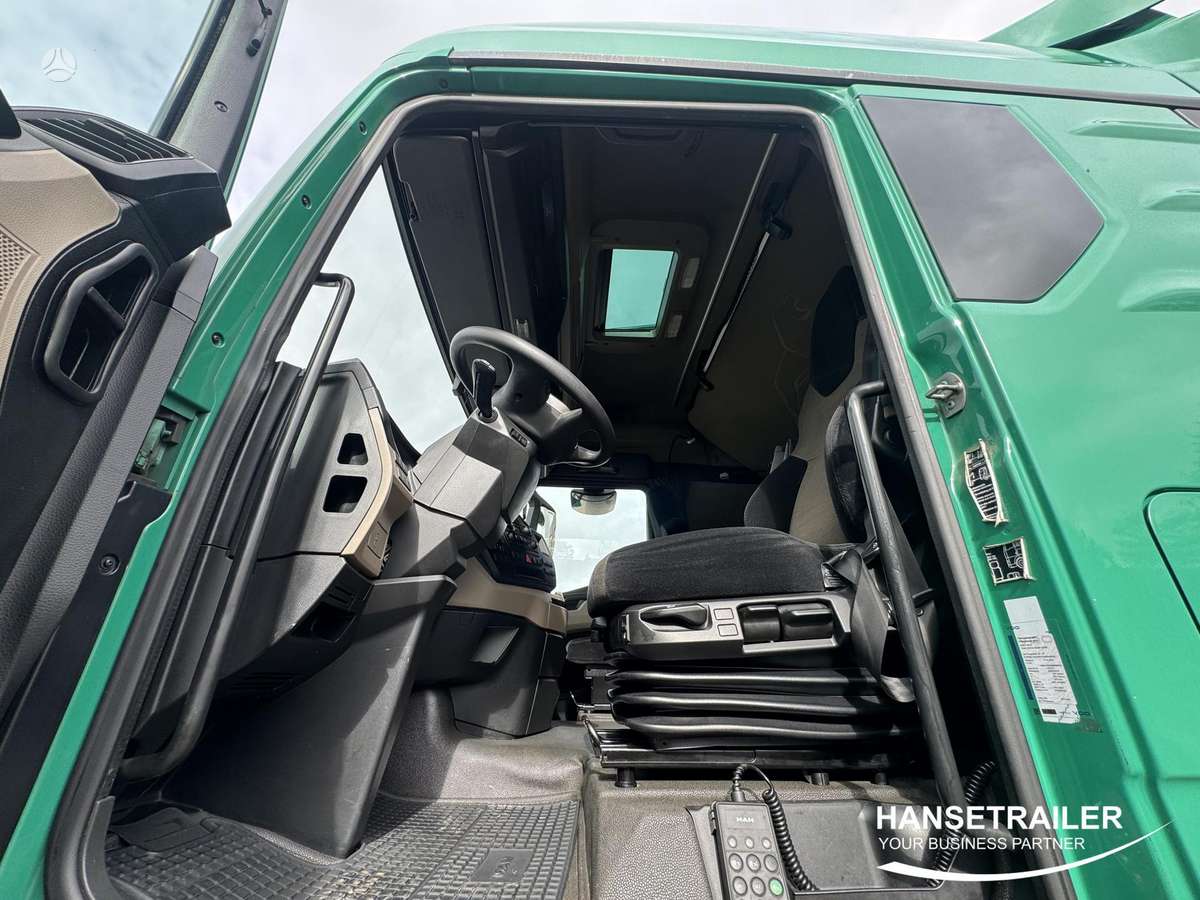 MAN TGX 18.470 Mega Low Deck, double sleeper