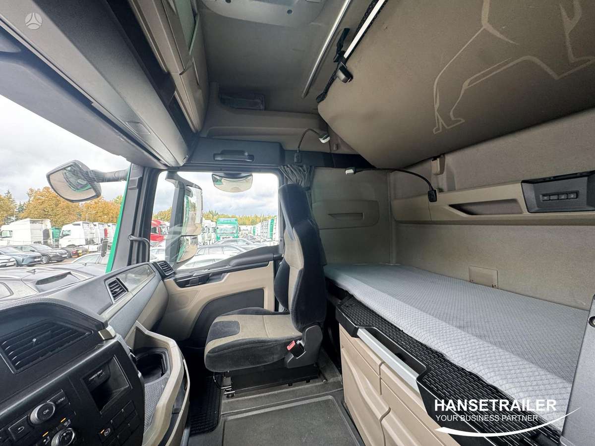 MAN TGX 18.470 Mega Low Deck, double sleeper
