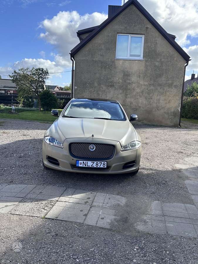 Jaguar XJ, 3.0 l., Седан