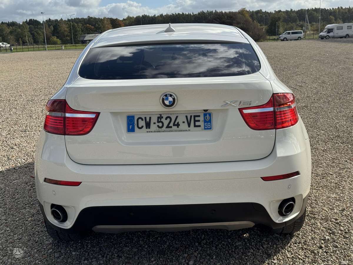 BMW X6, 3.0 l., off-road / crossover