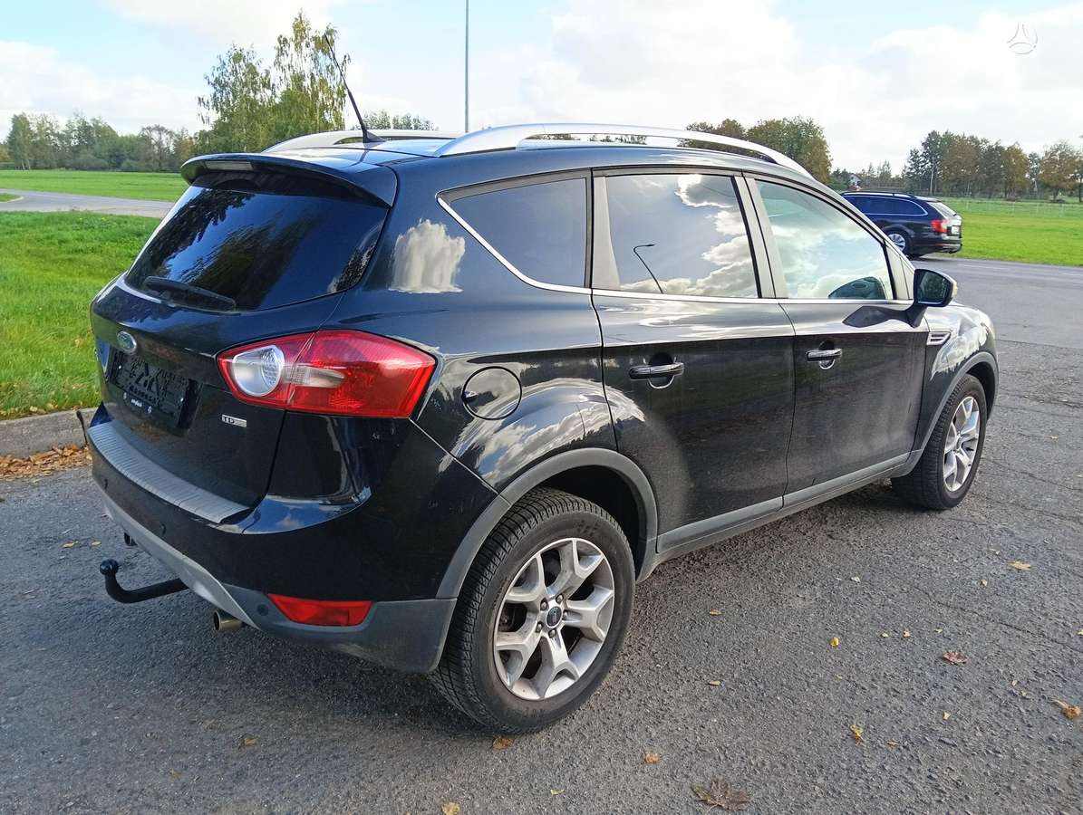 Ford Kuga, Внедорожник / Кроссовер