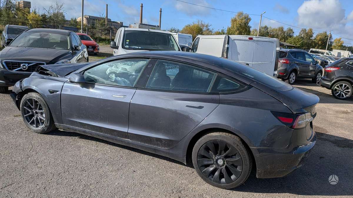 Tesla Model 3, 60 кВт·ч, Седан