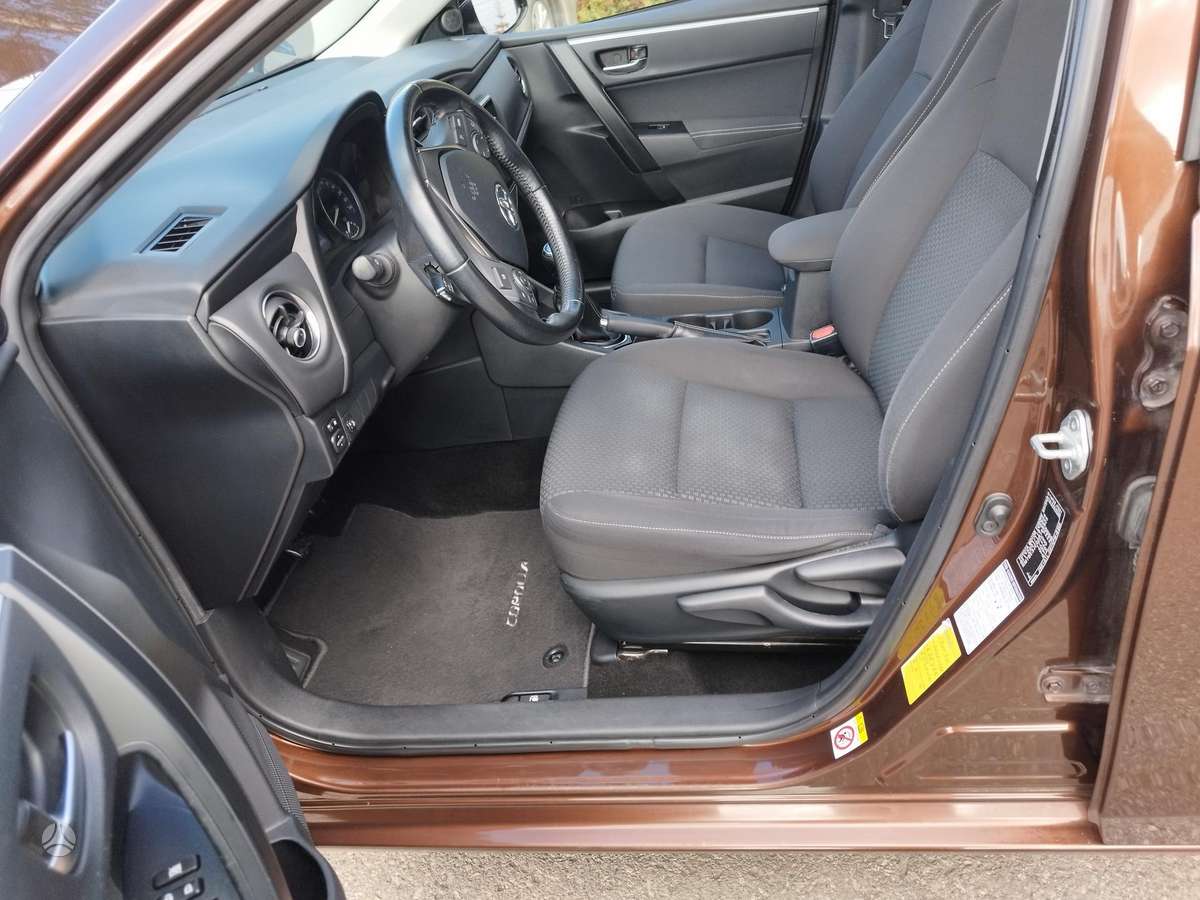 Toyota Corolla, 1.6 l., Седан