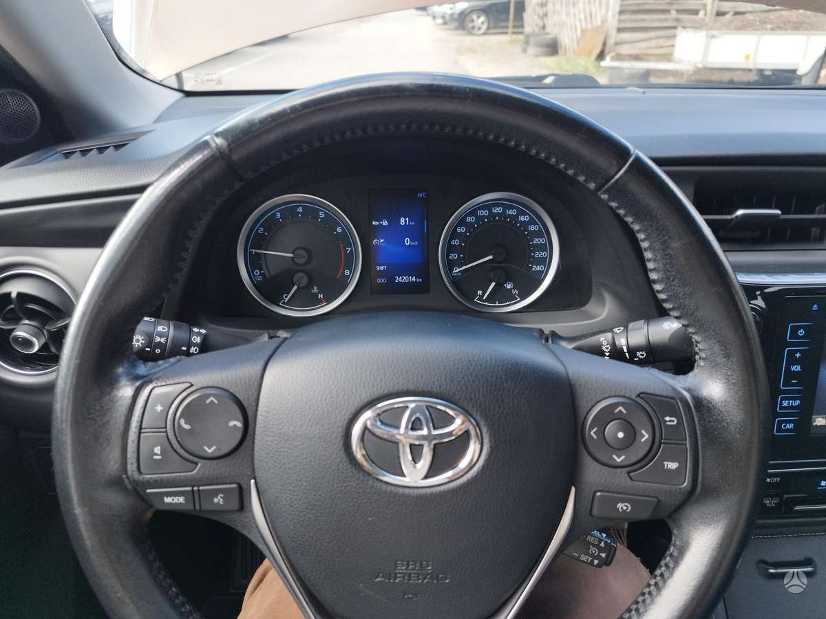 Toyota Corolla, 1.6 l., Седан