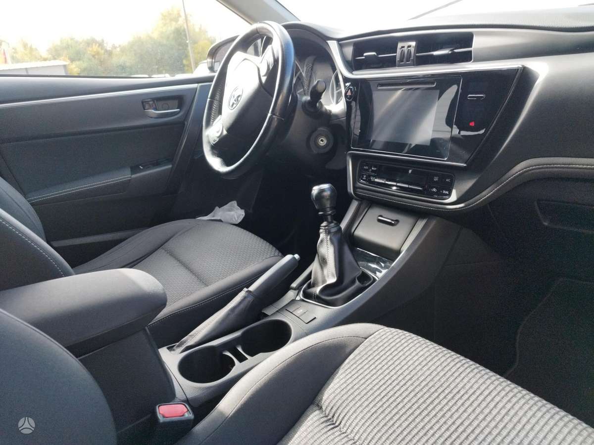 Toyota Corolla, 1.6 l., Седан