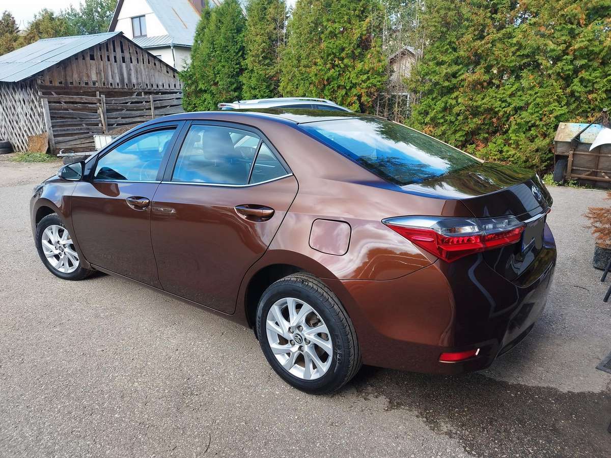 Toyota Corolla, 1.6 l., Седан