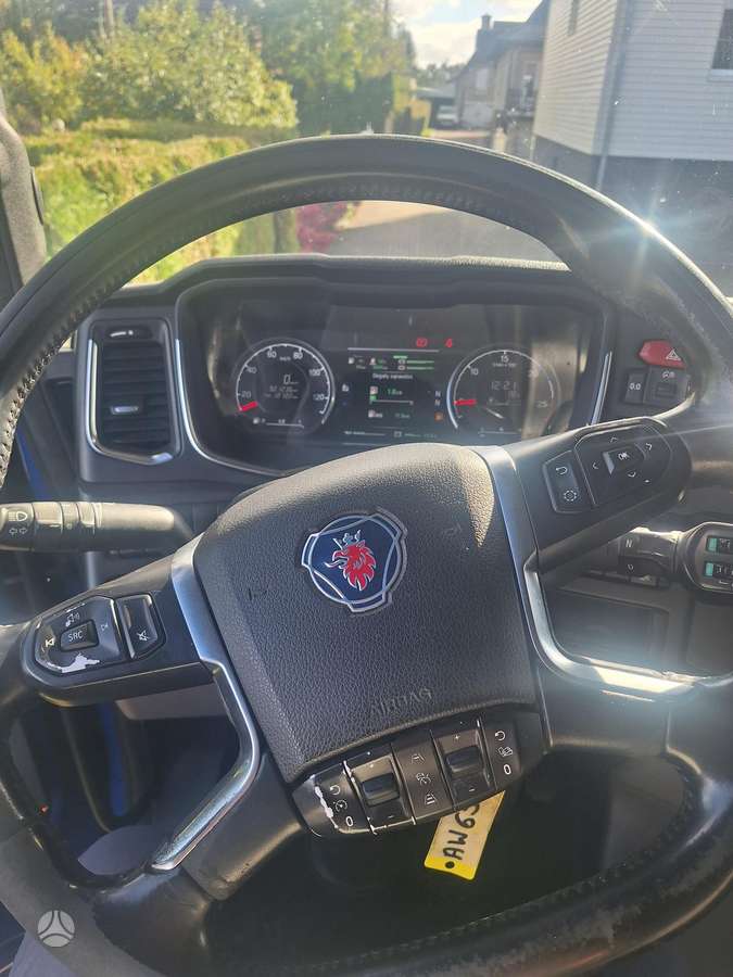 Scania R 450, double sleeper