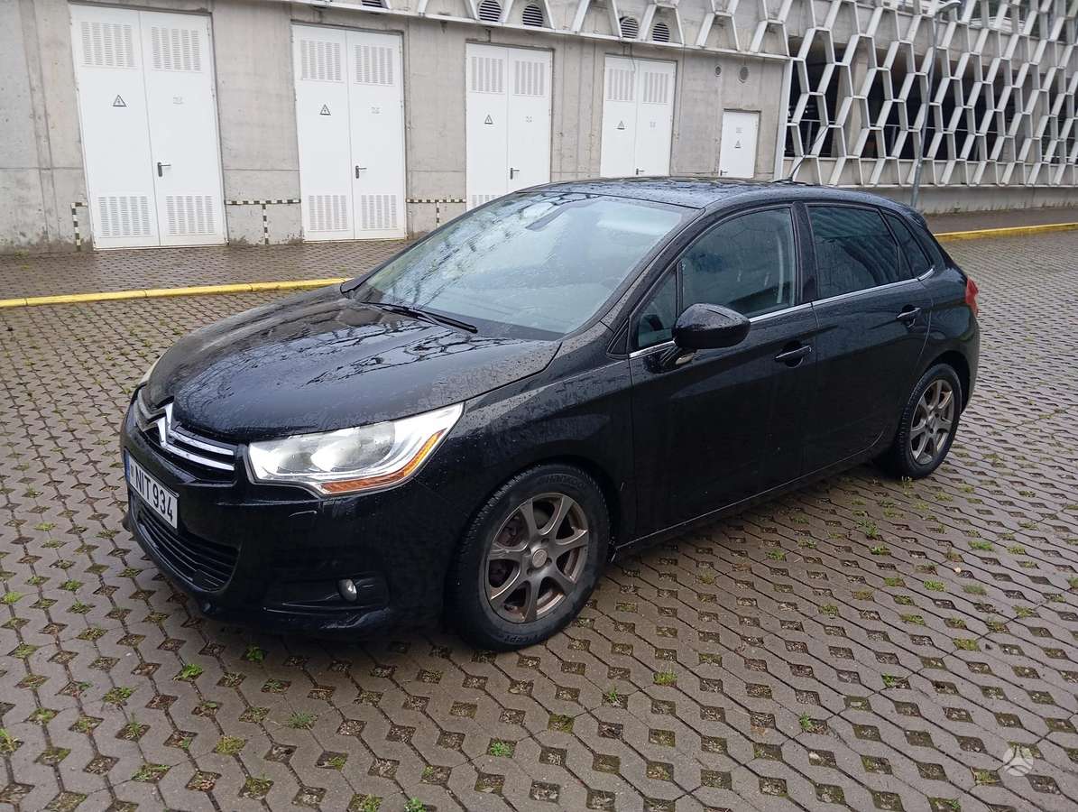 Citroen C4, 1.6 l., hatchback