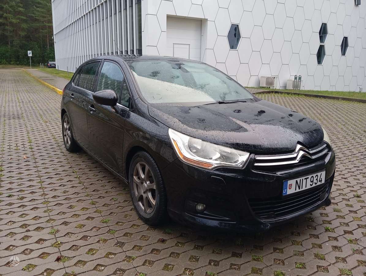 Citroen C4, 1.6 l., hatchback