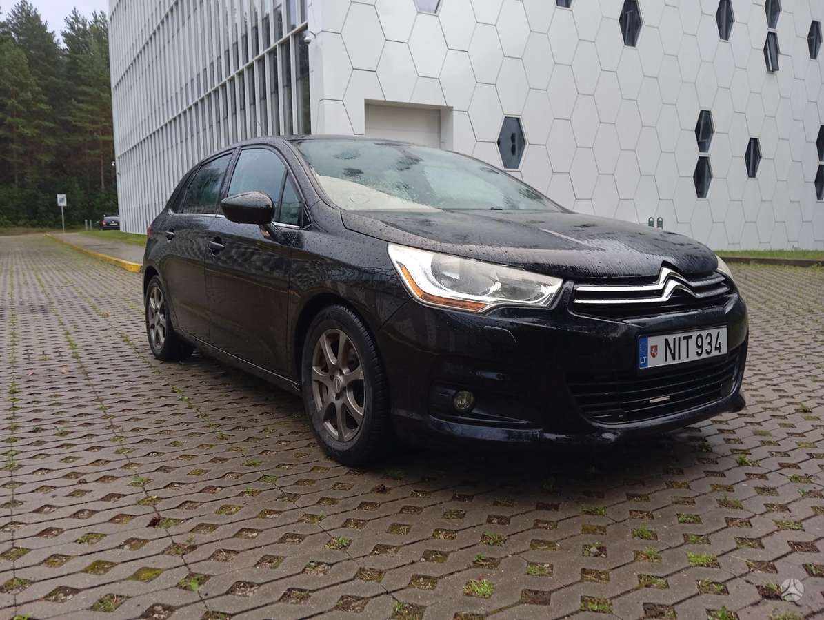 Citroen C4, 1.6 l., hatchback