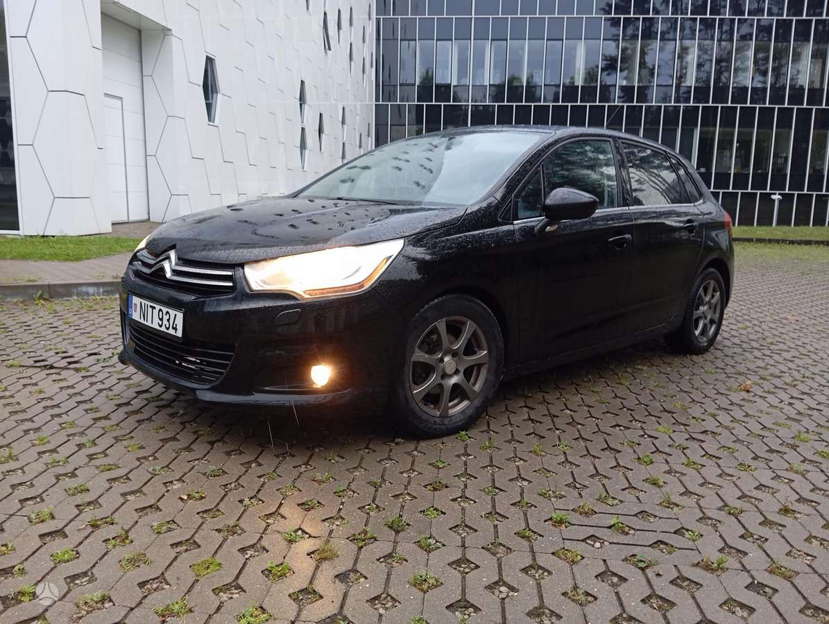 Citroen C4, 1.6 l., hatchback