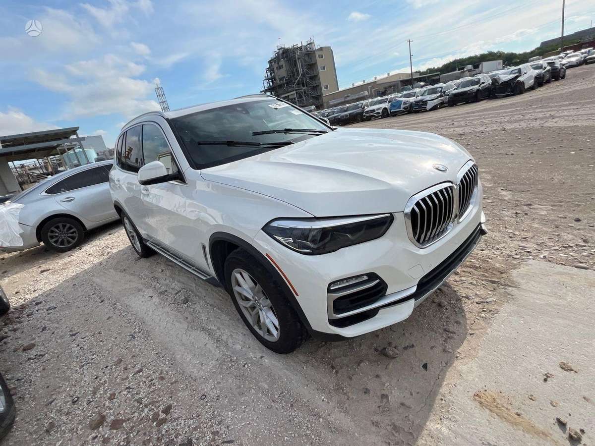 BMW X5 dalimis. 4 4i usa