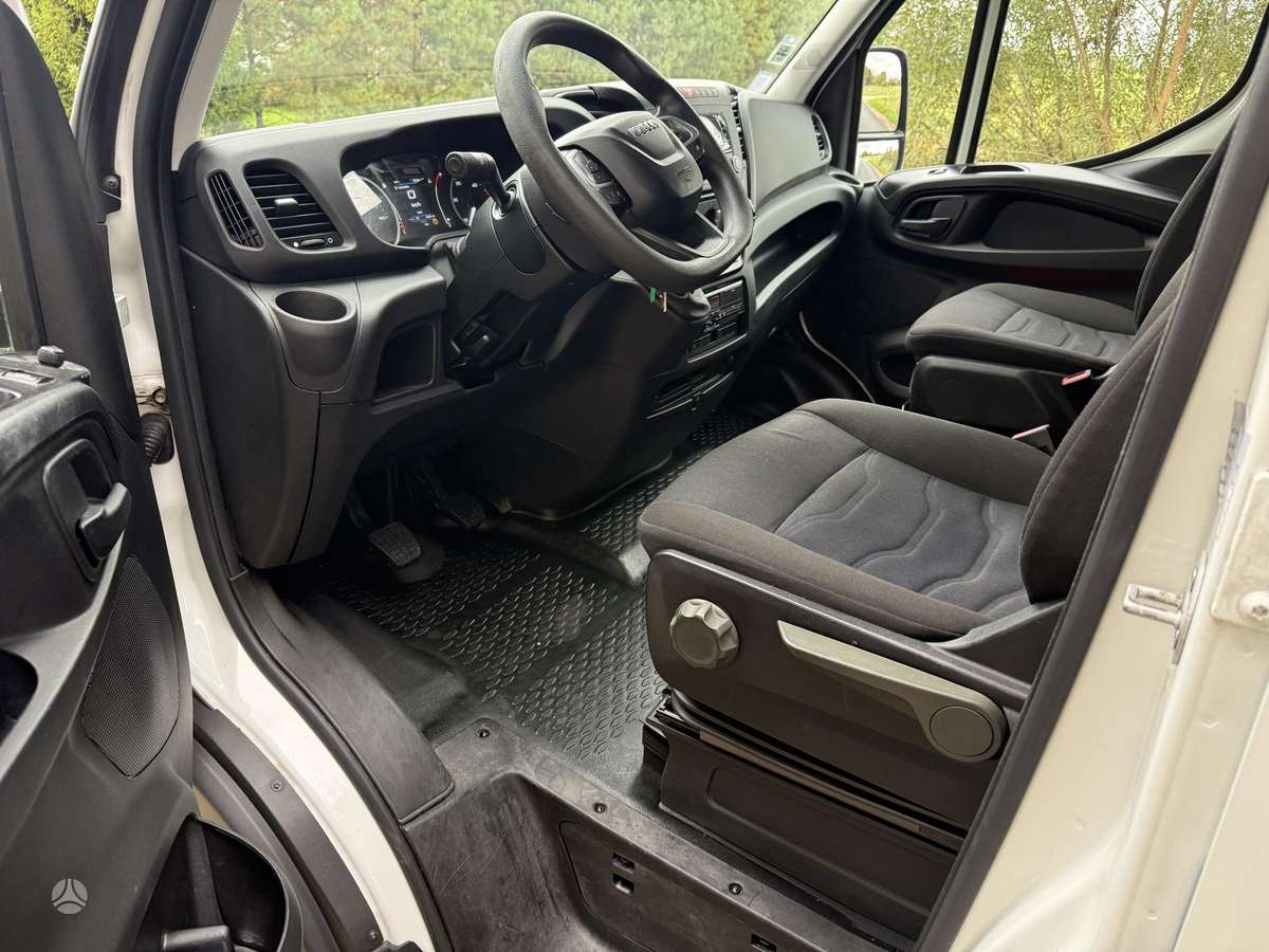 Iveco Daily, box trucks / box vans