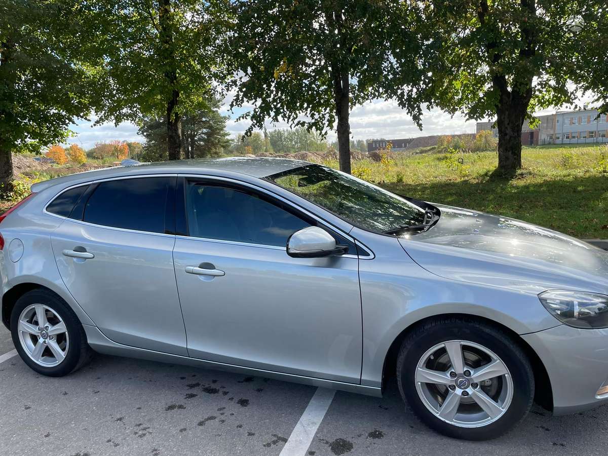 Volvo V40, 1.6 l., Хэтчбек