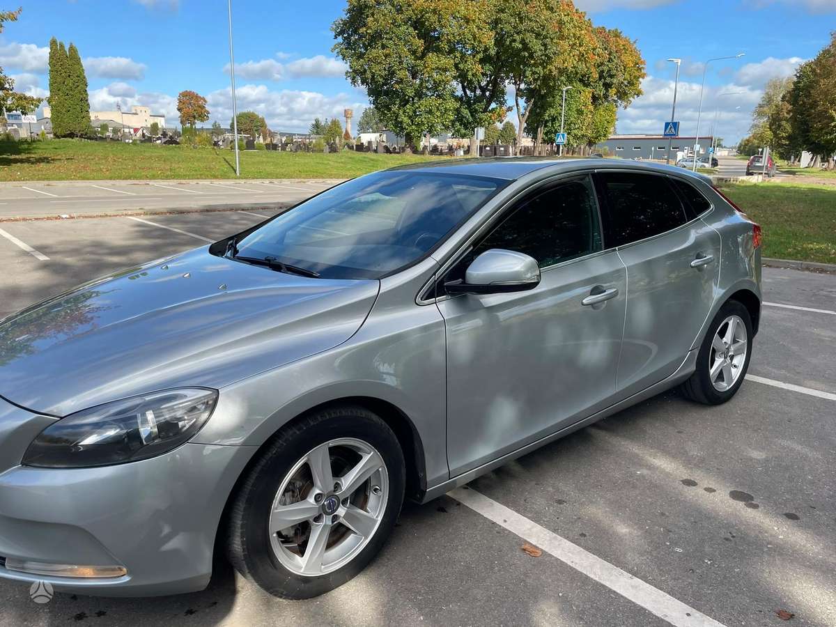 Volvo V40, 1.6 l., Хэтчбек