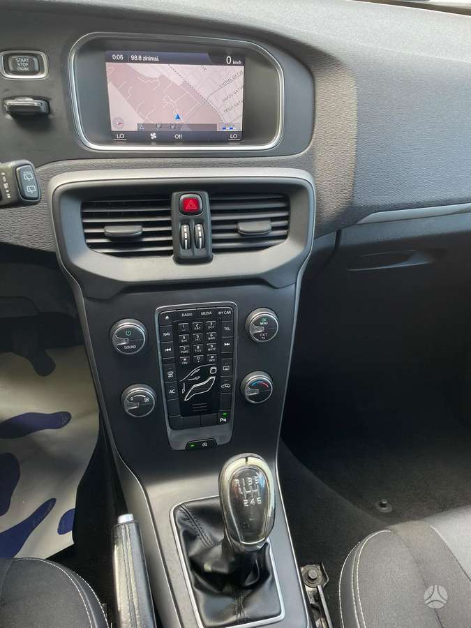 Volvo V40, 1.6 l., Хэтчбек