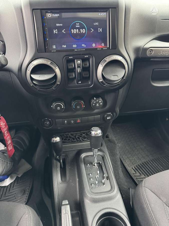 Jeep Wrangler, Внедорожник / Кроссовер