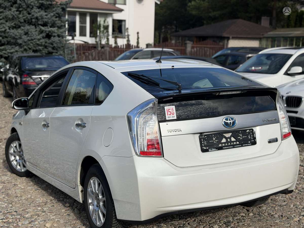 Toyota Prius, 1.8 l., hatchback