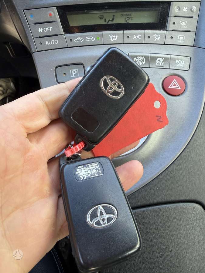 Toyota Prius, 1.8 l., hatchback