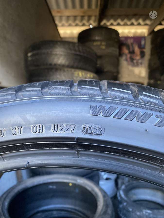 Pirelli, winter 275/35 R21