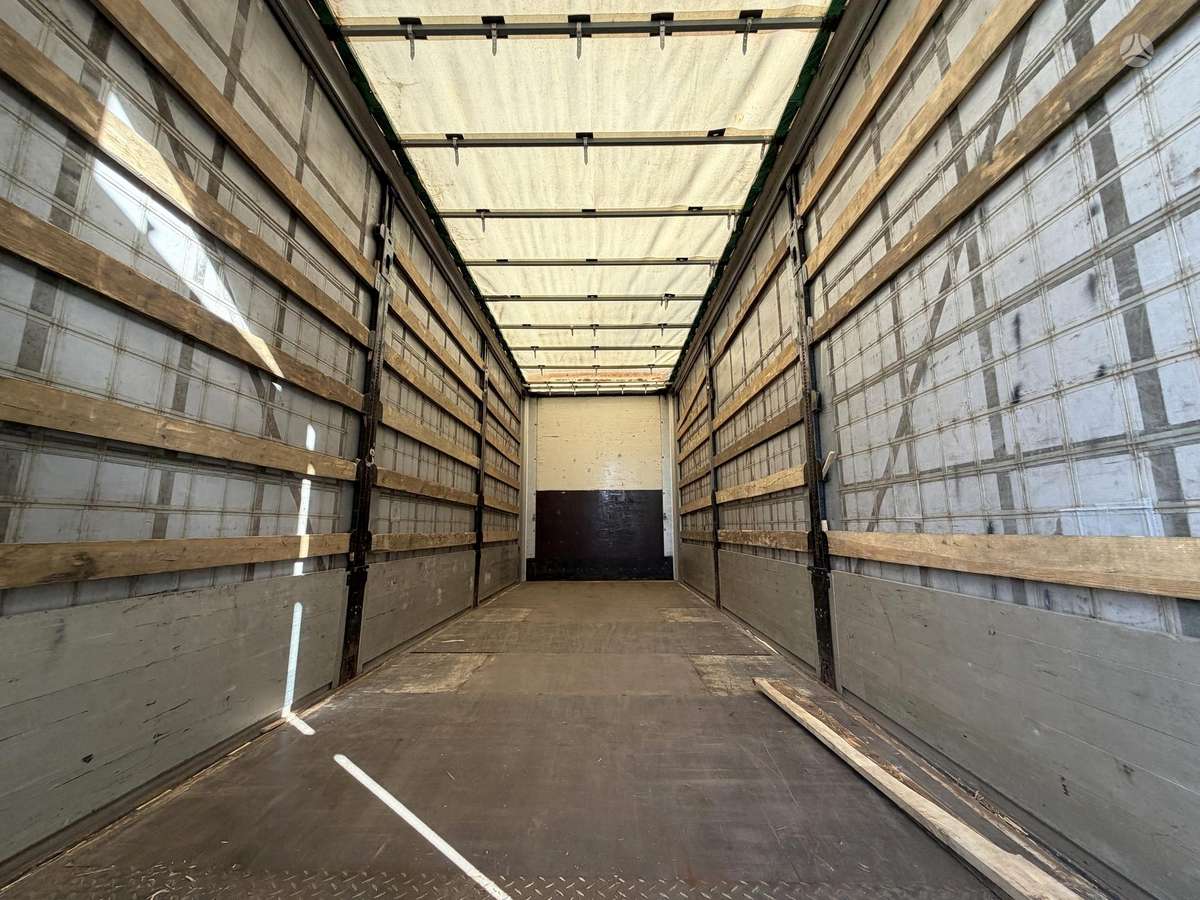 Wielton R19.5 SAF/disk, curtainsider with dropside