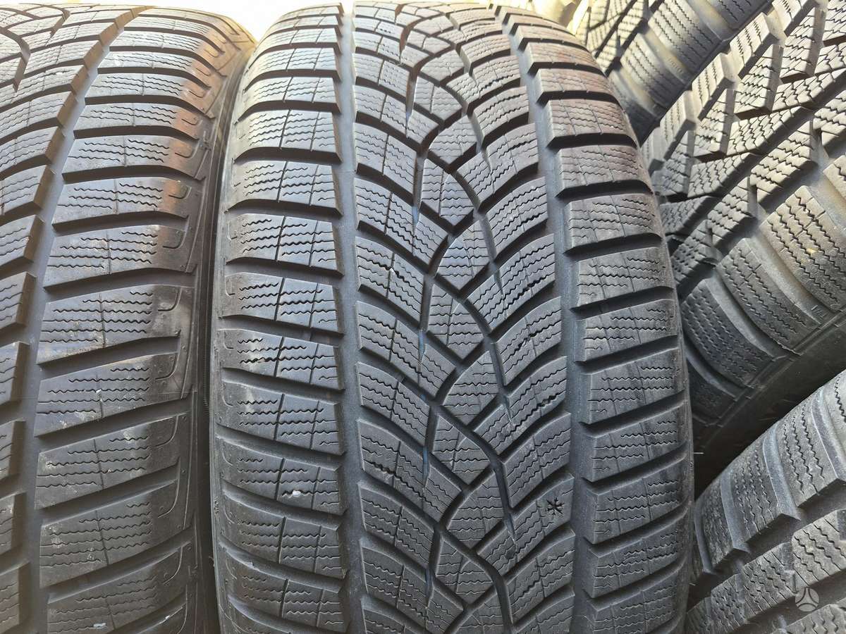 Goodyear, зимние 235/45 R19