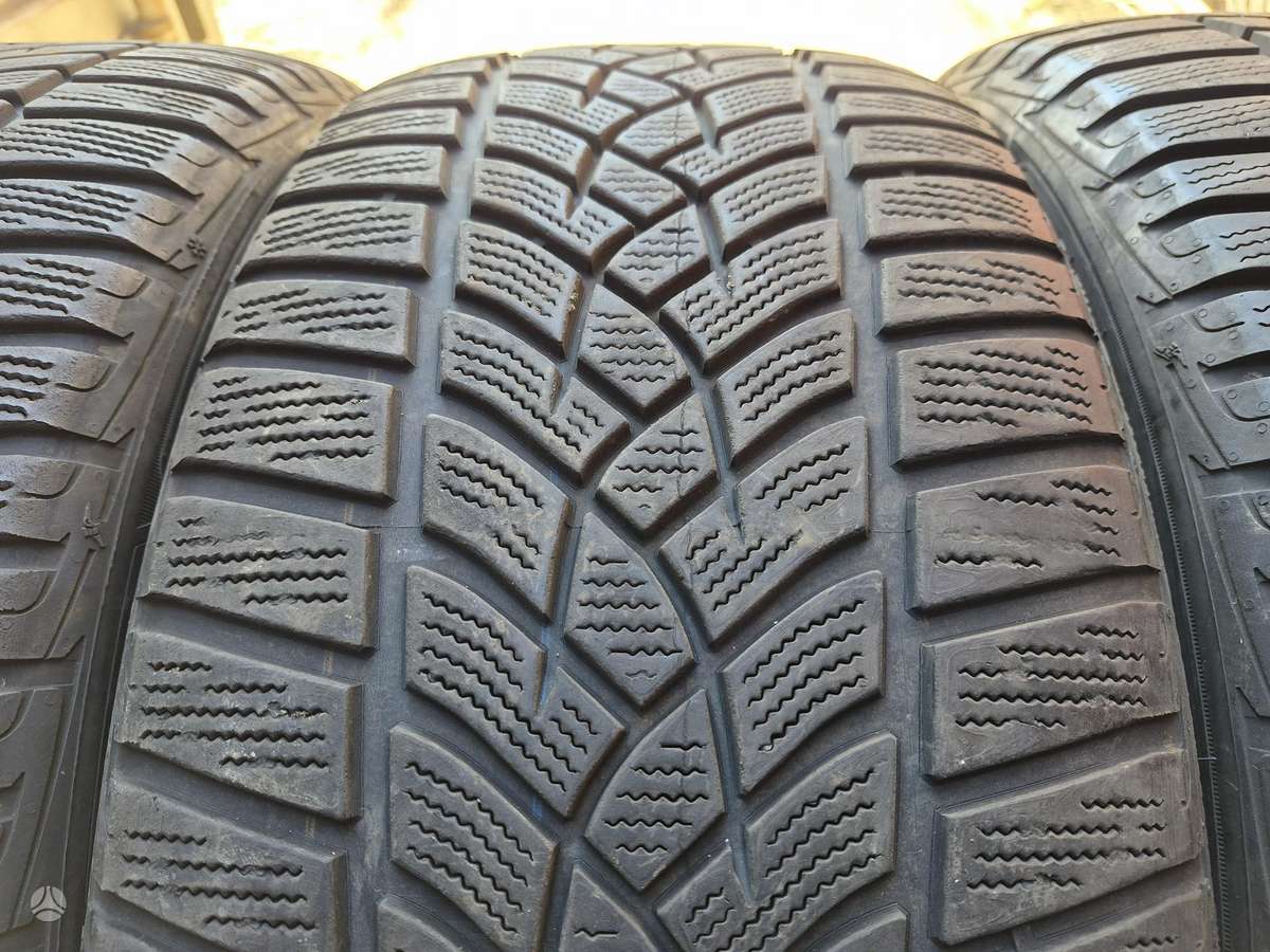Goodyear, winter 235/45 R19
