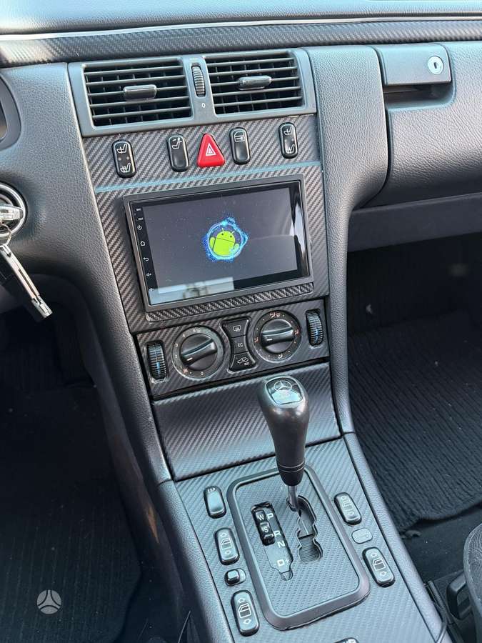 Mercedes-Benz E240, 2.4 l., Седан