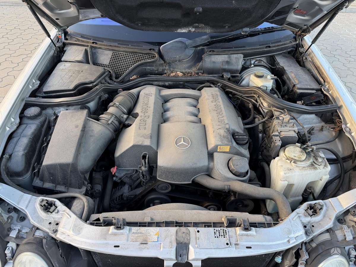 Mercedes-Benz E240, 2.4 l., Седан