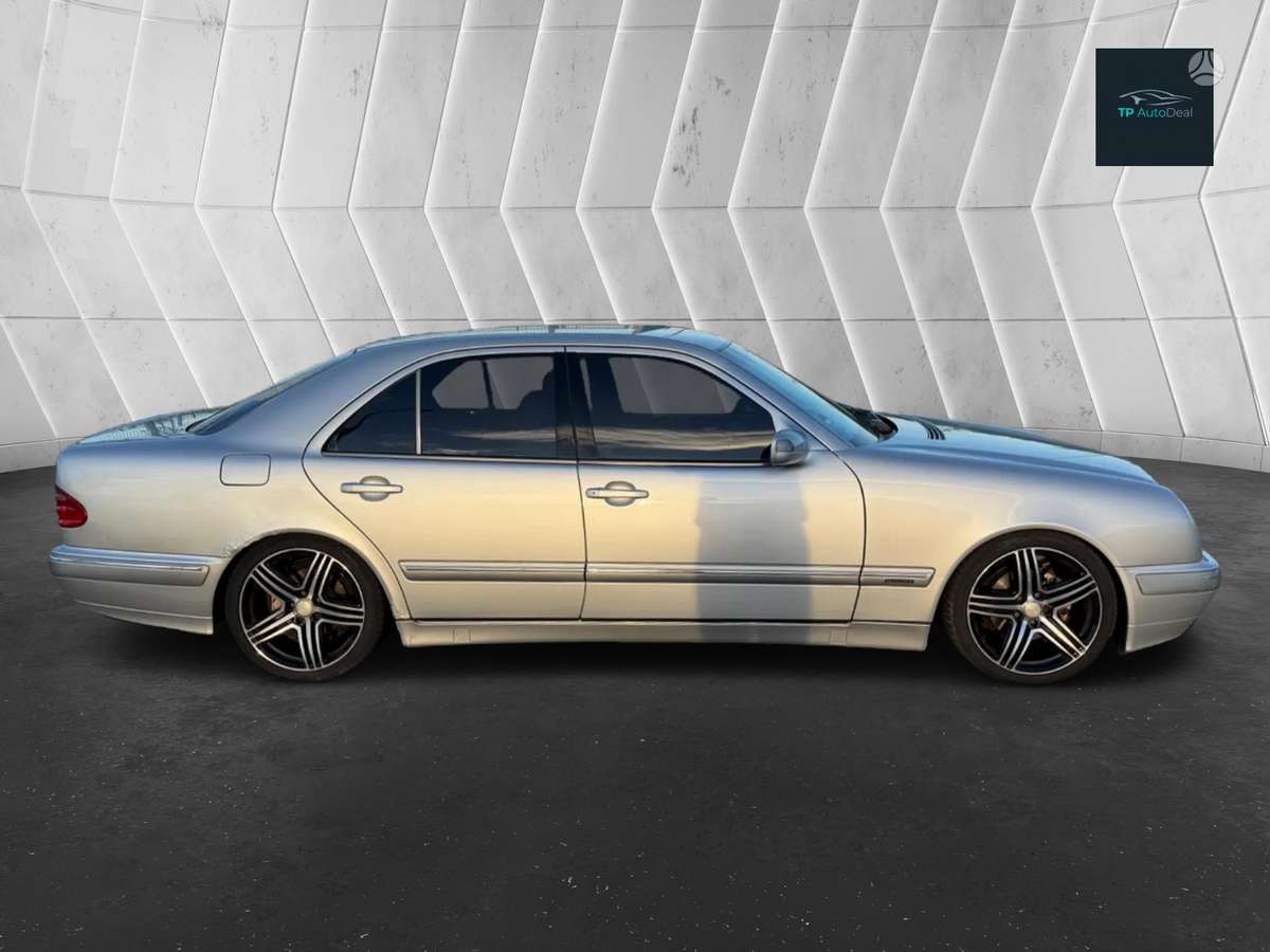 Mercedes-Benz E240, 2.4 l., Седан