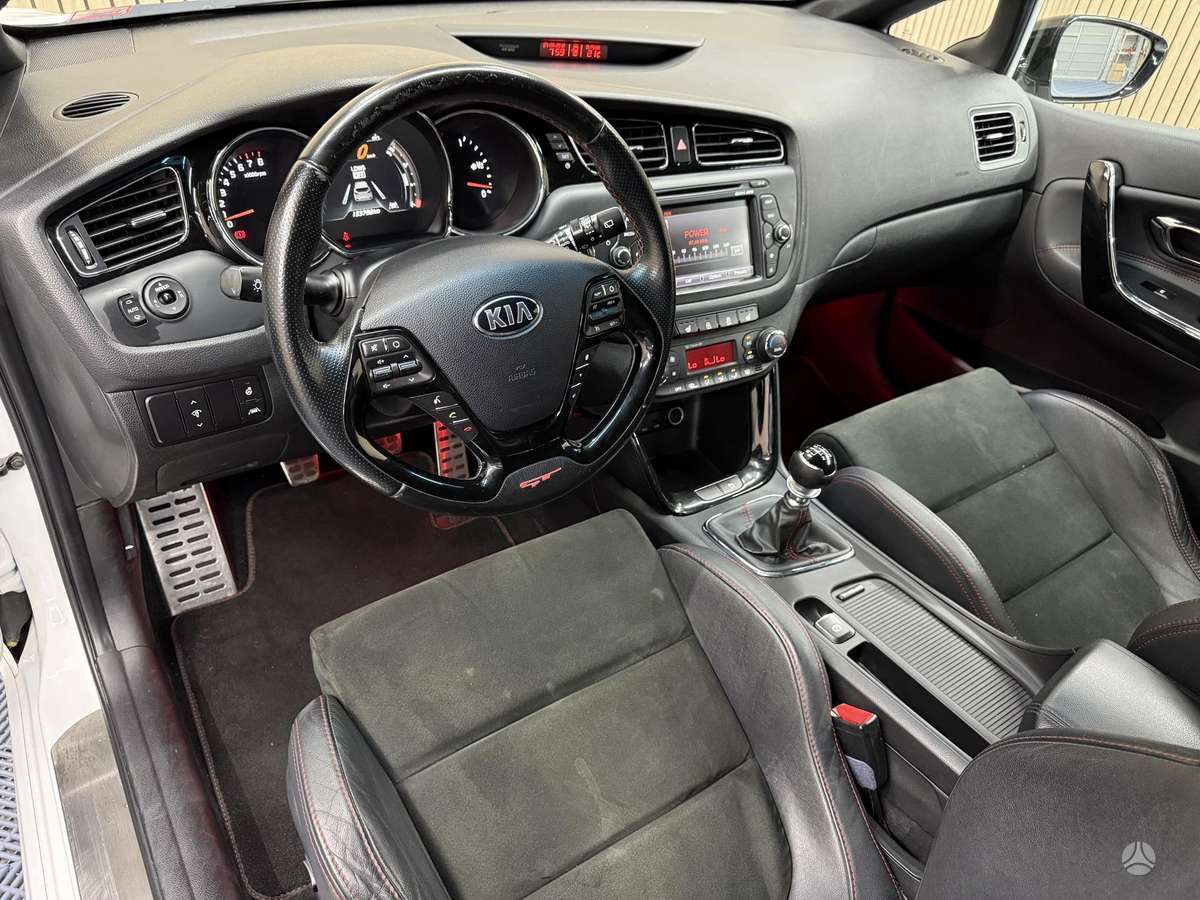 Kia Ceed, 1.6 l., Хэтчбек